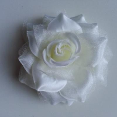 Rose bicolore en tissu   70mm  ivoire