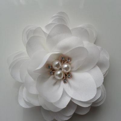 grande fleur en satin de soie centre perle et strass 90mm blanc