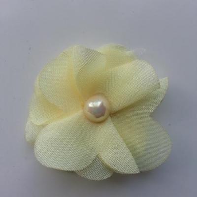 Fleur en mousseline de soie de couleur vert d'eau avec strass et perle